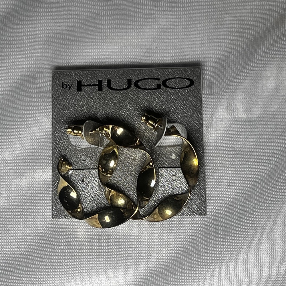 Hugo Gold Tone Twisted Earrings NEW Costume‎ Jewelry